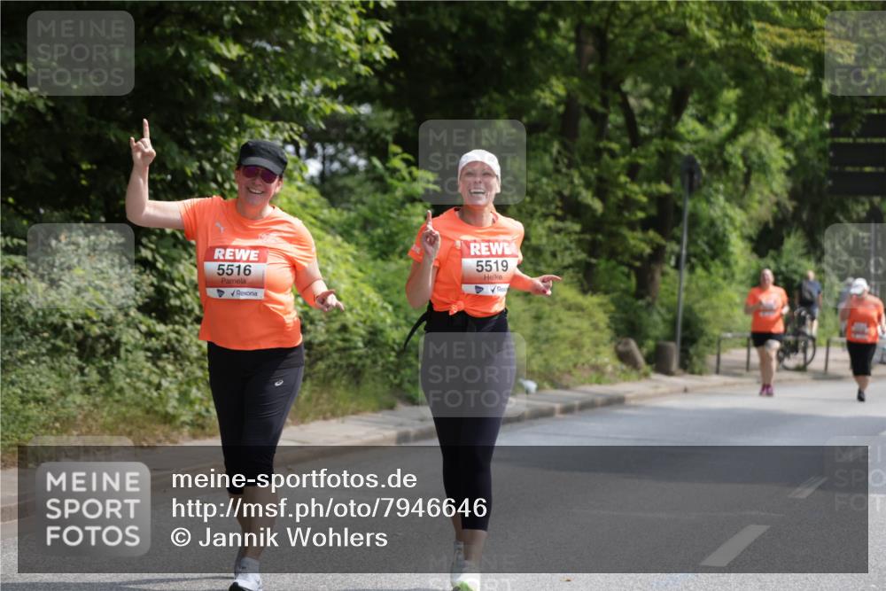 15.06.2025 - REWE Women's Run Jannik Wohlers http://msf.ph/oto/7946646 15.06.2025 10:21:21 Laufen 5516, 5519 meine-sportfotos.de