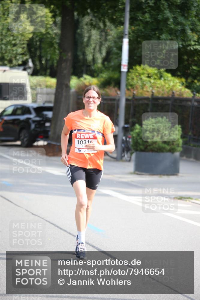 15.06.2025 - REWE Women's Run Jannik Wohlers http://msf.ph/oto/7946654 15.06.2025 09:45:10 Laufen 1031 meine-sportfotos.de