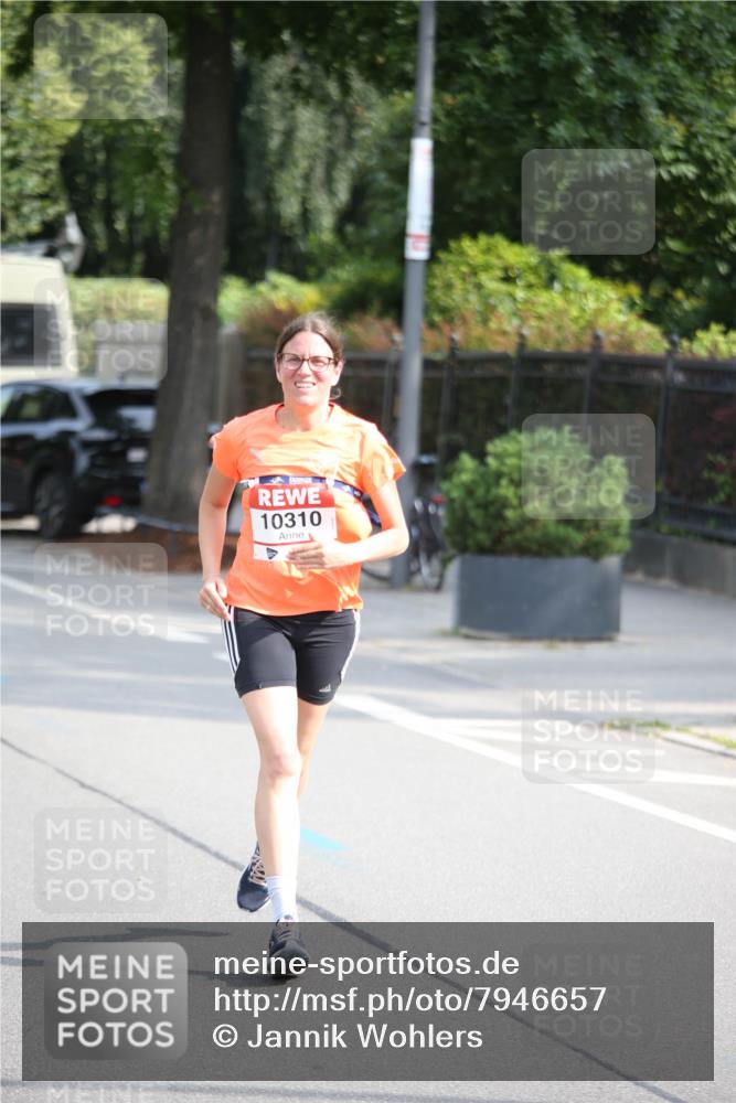 15.06.2025 - REWE Women's Run Jannik Wohlers http://msf.ph/oto/7946657 15.06.2025 09:45:10 Laufen 10310 meine-sportfotos.de