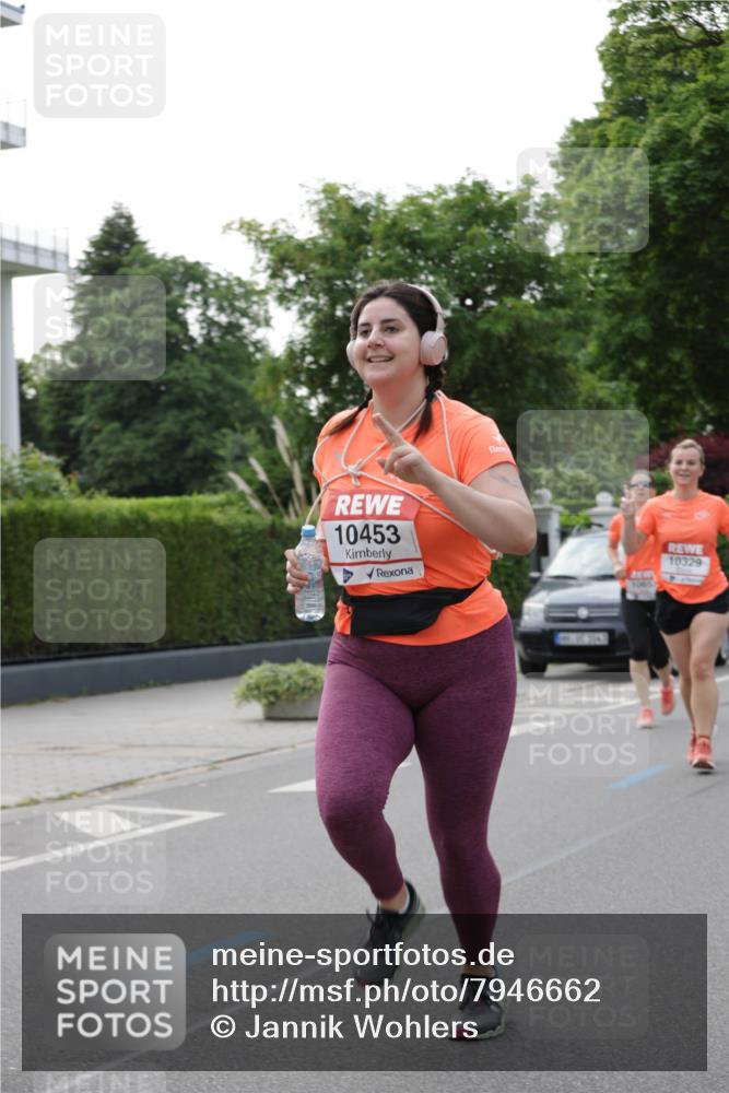 15.06.2025 - REWE Women's Run Jannik Wohlers http://msf.ph/oto/7946662 15.06.2025 08:30:08 Laufen 10453, 1065, 10329 meine-sportfotos.de