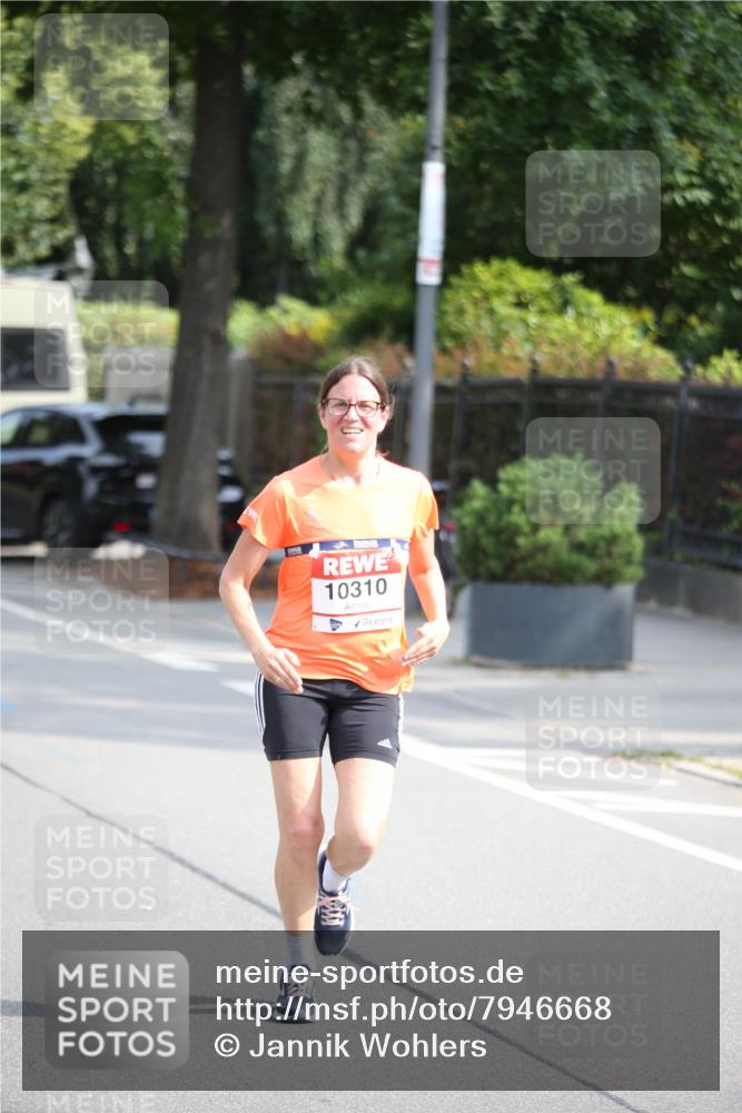 15.06.2025 - REWE Women's Run Jannik Wohlers http://msf.ph/oto/7946668 15.06.2025 09:45:10 Laufen 10310 meine-sportfotos.de