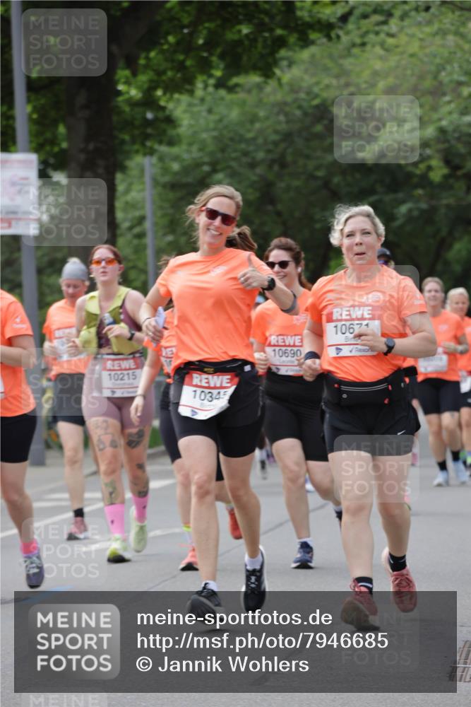 15.06.2025 - REWE Women's Run Jannik Wohlers http://msf.ph/oto/7946685 15.06.2025 08:30:10 Laufen 10690, 10215, 1034, 10671 meine-sportfotos.de