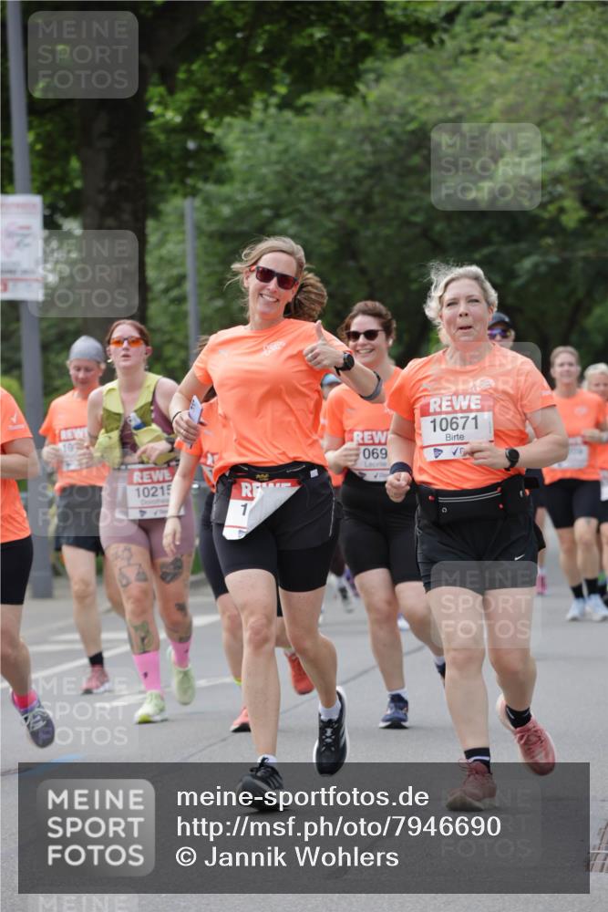 15.06.2025 - REWE Women's Run Jannik Wohlers http://msf.ph/oto/7946690 15.06.2025 08:30:10 Laufen 103, 10215, 10671, 069, 1 meine-sportfotos.de