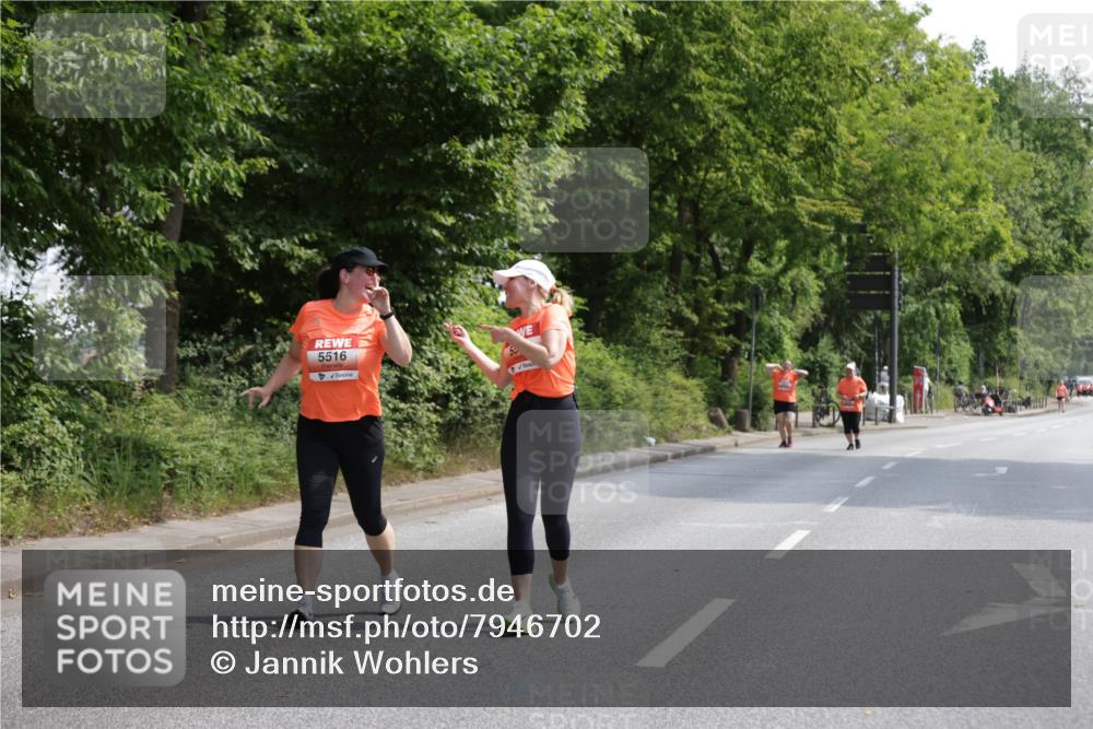 15.06.2025 - REWE Women's Run Jannik Wohlers http://msf.ph/oto/7946702 15.06.2025 10:21:22 Laufen 5516 meine-sportfotos.de