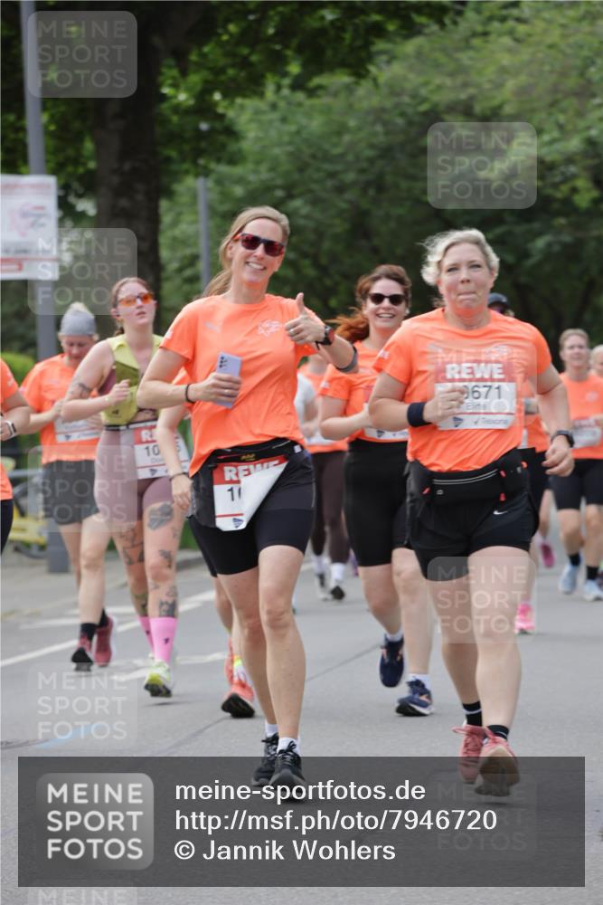 15.06.2025 - REWE Women's Run Jannik Wohlers http://msf.ph/oto/7946720 15.06.2025 08:30:10 Laufen 10, 11, 9671 meine-sportfotos.de