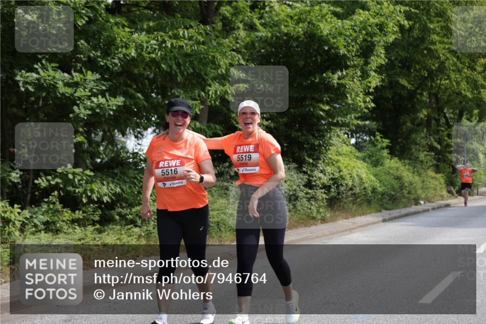 15.06.2025 - REWE Women's Run Jannik Wohlers http://msf.ph/oto/7946764 15.06.2025 10:21:24 Laufen 5516, 5519 meine-sportfotos.de