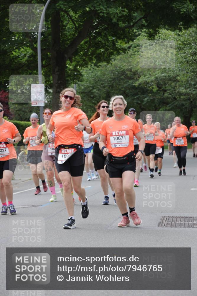 15.06.2025 - REWE Women's Run Jannik Wohlers http://msf.ph/oto/7946765 15.06.2025 08:30:10 Laufen 227, 103, 10671 meine-sportfotos.de