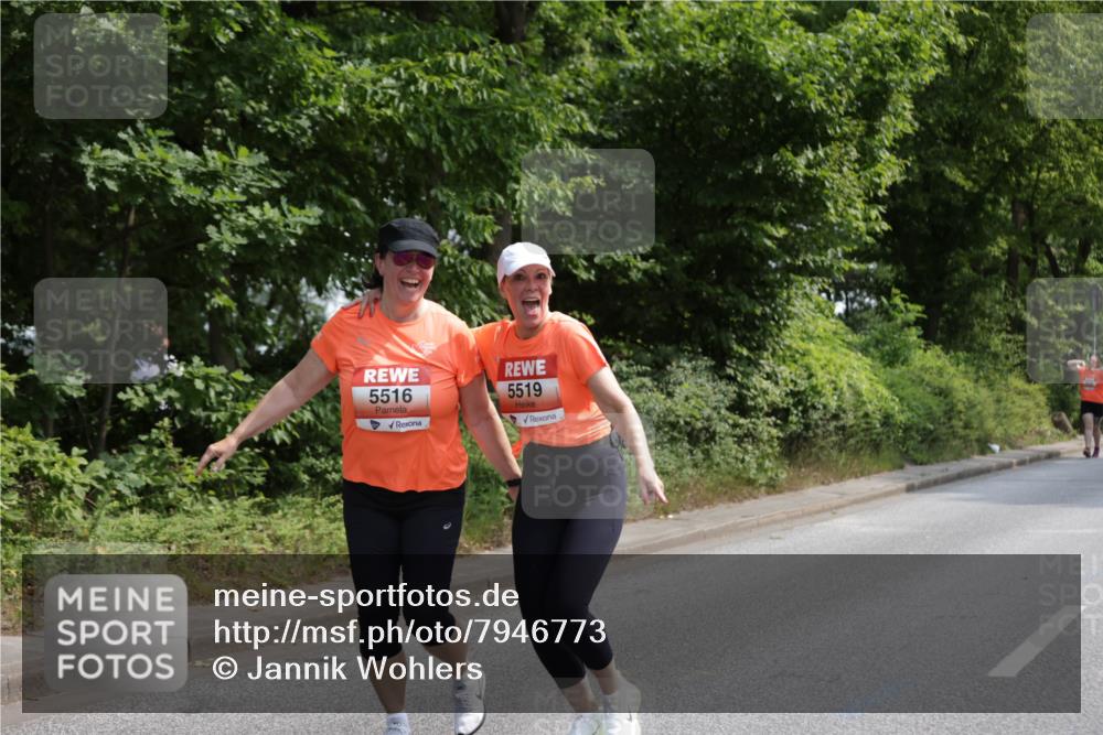 15.06.2025 - REWE Women's Run Jannik Wohlers http://msf.ph/oto/7946773 15.06.2025 10:21:24 Laufen 5516, 5519 meine-sportfotos.de