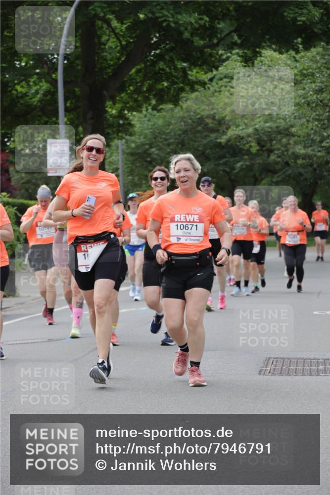 15.06.2025 - REWE Women's Run Jannik Wohlers http://msf.ph/oto/7946791 15.06.2025 08:30:11 Laufen 17, 10671 meine-sportfotos.de
