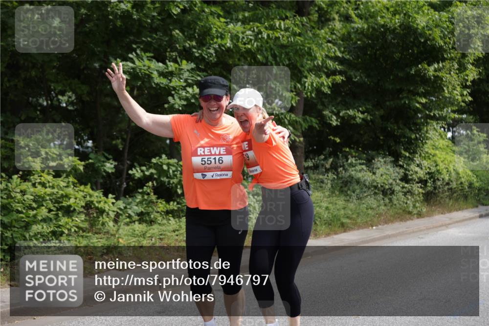 15.06.2025 - REWE Women's Run Jannik Wohlers http://msf.ph/oto/7946797 15.06.2025 10:21:25 Laufen 5516 meine-sportfotos.de