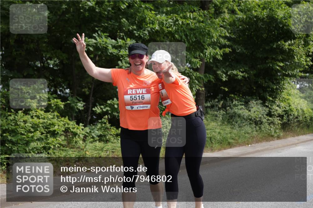 15.06.2025 - REWE Women's Run Jannik Wohlers http://msf.ph/oto/7946802 15.06.2025 10:21:25 Laufen 5516 meine-sportfotos.de