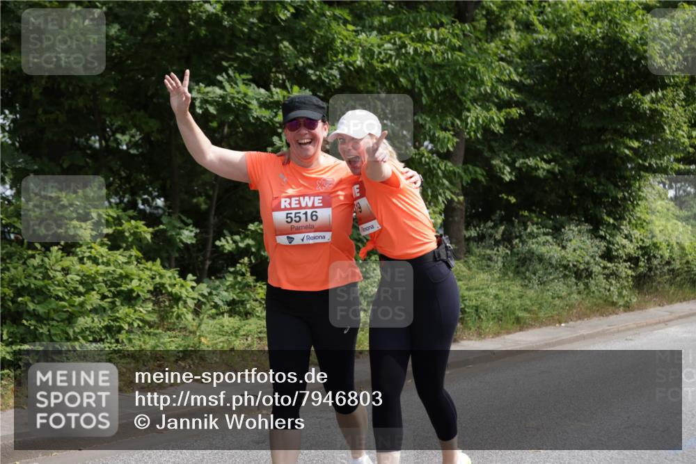 15.06.2025 - REWE Women's Run Jannik Wohlers http://msf.ph/oto/7946803 15.06.2025 10:21:25 Laufen 5516 meine-sportfotos.de