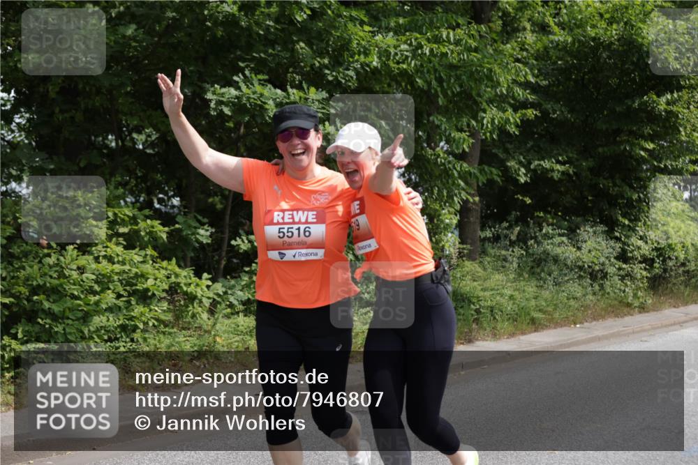15.06.2025 - REWE Women's Run Jannik Wohlers http://msf.ph/oto/7946807 15.06.2025 10:21:25 Laufen 5516 meine-sportfotos.de