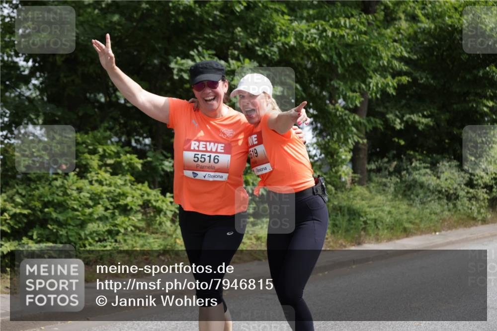 15.06.2025 - REWE Women's Run Jannik Wohlers http://msf.ph/oto/7946815 15.06.2025 10:21:25 Laufen 5516, 19 meine-sportfotos.de