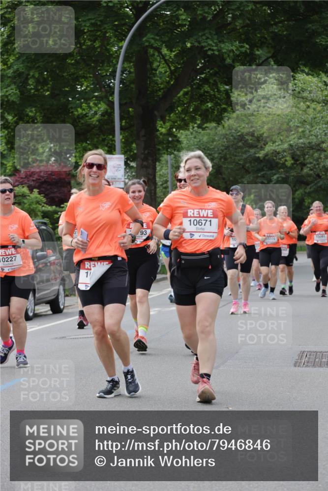 15.06.2025 - REWE Women's Run Jannik Wohlers http://msf.ph/oto/7946846 15.06.2025 08:30:11 Laufen 0227, 1, 10671 meine-sportfotos.de