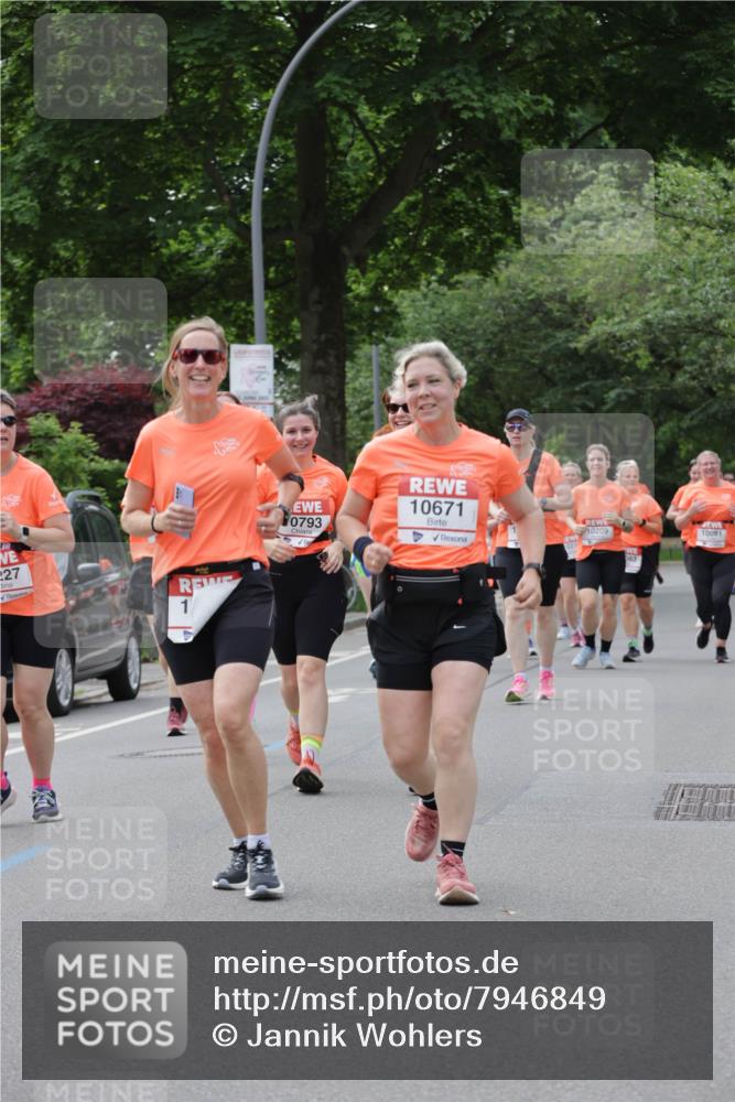 15.06.2025 - REWE Women's Run Jannik Wohlers http://msf.ph/oto/7946849 15.06.2025 08:30:11 Laufen 227, 435, 1, 10671, 0793, 10209, 10081, 083 meine-sportfotos.de