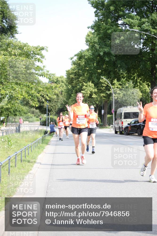15.06.2025 - REWE Women's Run Jannik Wohlers http://msf.ph/oto/7946856 15.06.2025 09:45:16 Laufen 10868, 1001, 108 meine-sportfotos.de