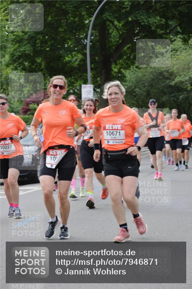 15.06.2025 - REWE Women's Run Jannik Wohlers http://msf.ph/oto/7946871 15.06.2025 08:30:12 Laufen 38, 10227, 10, 93, 10671, 10005 meine-sportfotos.de