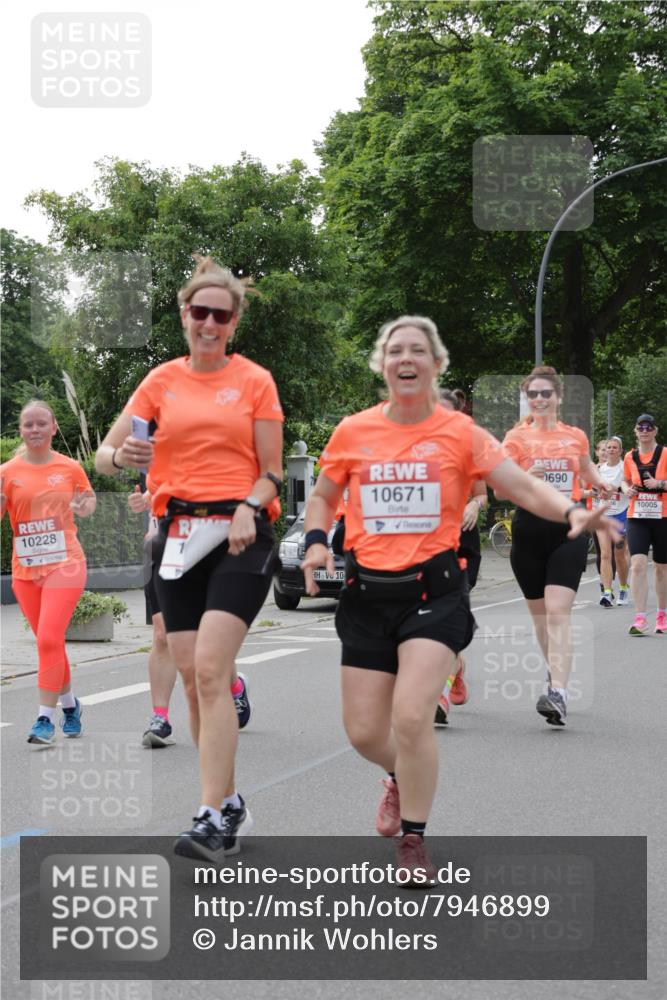 15.06.2025 - REWE Women's Run Jannik Wohlers http://msf.ph/oto/7946899 15.06.2025 08:30:13 Laufen 10228, 10, 10671, 0690, 10005 meine-sportfotos.de