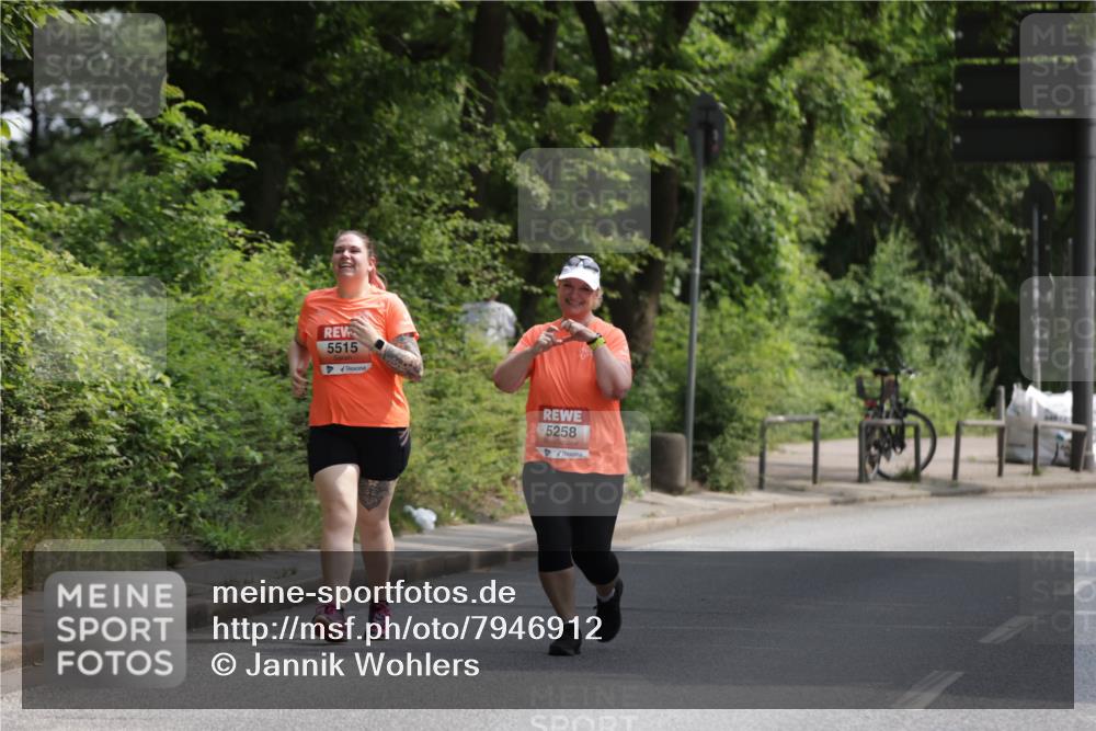 15.06.2025 - REWE Women's Run Jannik Wohlers http://msf.ph/oto/7946912 15.06.2025 10:21:31 Laufen 5515, 5258 meine-sportfotos.de