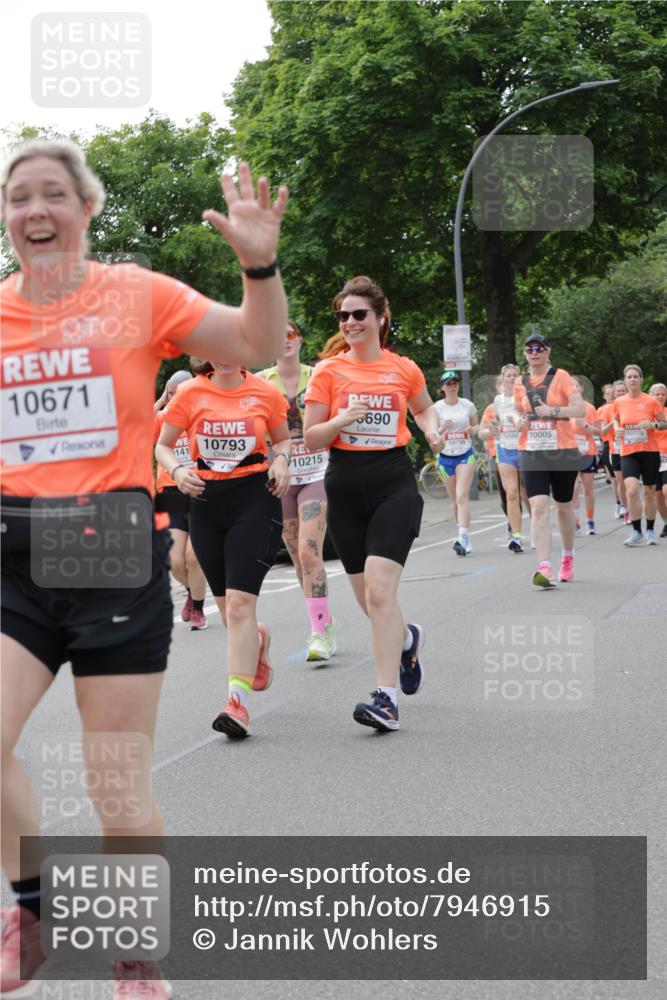 15.06.2025 - REWE Women's Run Jannik Wohlers http://msf.ph/oto/7946915 15.06.2025 08:30:14 Laufen 10671, 690, 10793, 10586, 10005, 10209, 141, 10799, 10215 meine-sportfotos.de