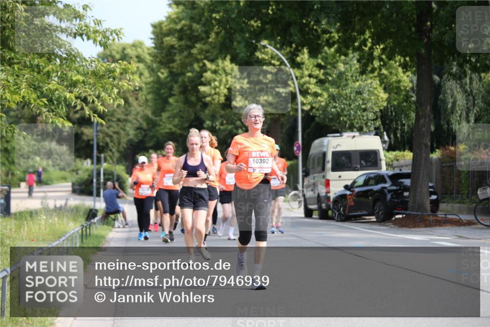 15.06.2025 - REWE Women's Run Jannik Wohlers http://msf.ph/oto/7946939 15.06.2025 09:45:29 Laufen 10392 meine-sportfotos.de