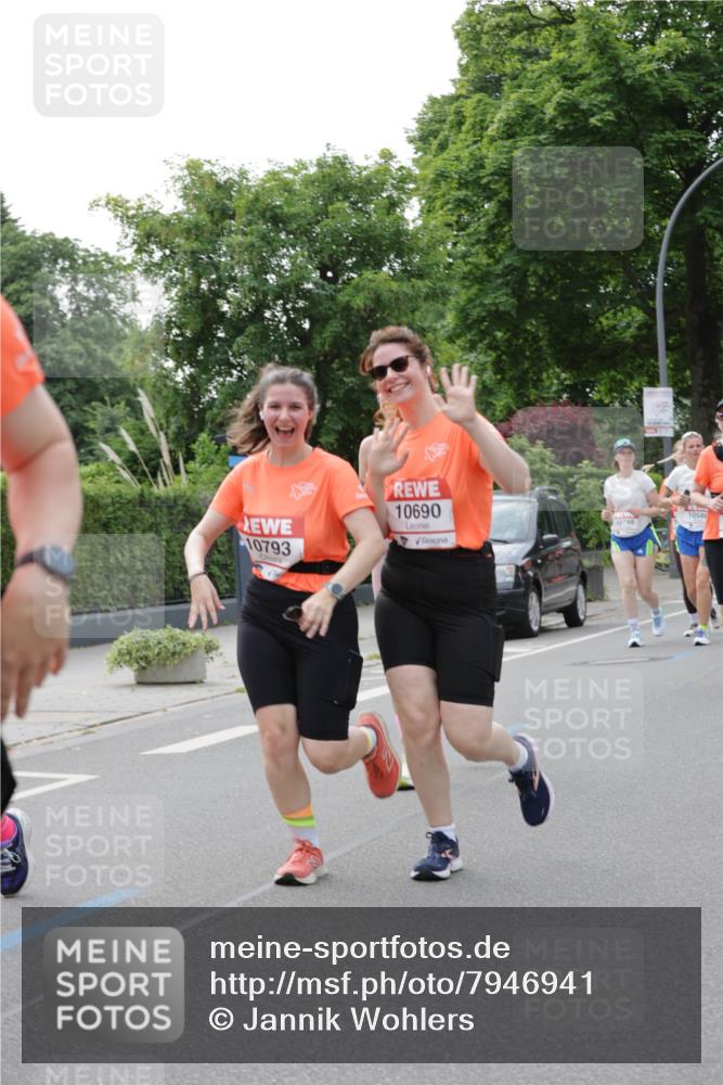 15.06.2025 - REWE Women's Run Jannik Wohlers http://msf.ph/oto/7946941 15.06.2025 08:30:14 Laufen 10793, 10690, 10586 meine-sportfotos.de