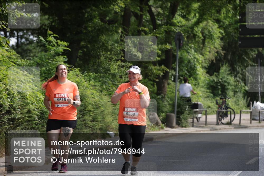 15.06.2025 - REWE Women's Run Jannik Wohlers http://msf.ph/oto/7946944 15.06.2025 10:21:32 Laufen 5515, 5258 meine-sportfotos.de