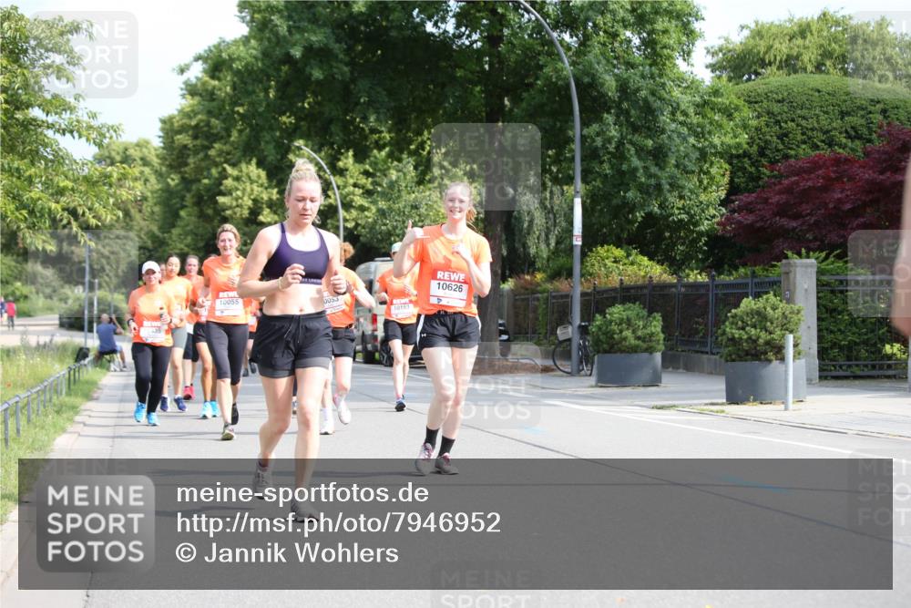 15.06.2025 - REWE Women's Run Jannik Wohlers http://msf.ph/oto/7946952 15.06.2025 09:45:33 Laufen 0435, 10626, 10055, 0053, 10153 meine-sportfotos.de