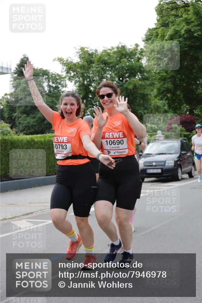 15.06.2025 - REWE Women's Run Jannik Wohlers http://msf.ph/oto/7946978 15.06.2025 08:30:15 Laufen 10793, 10690, 1043 meine-sportfotos.de