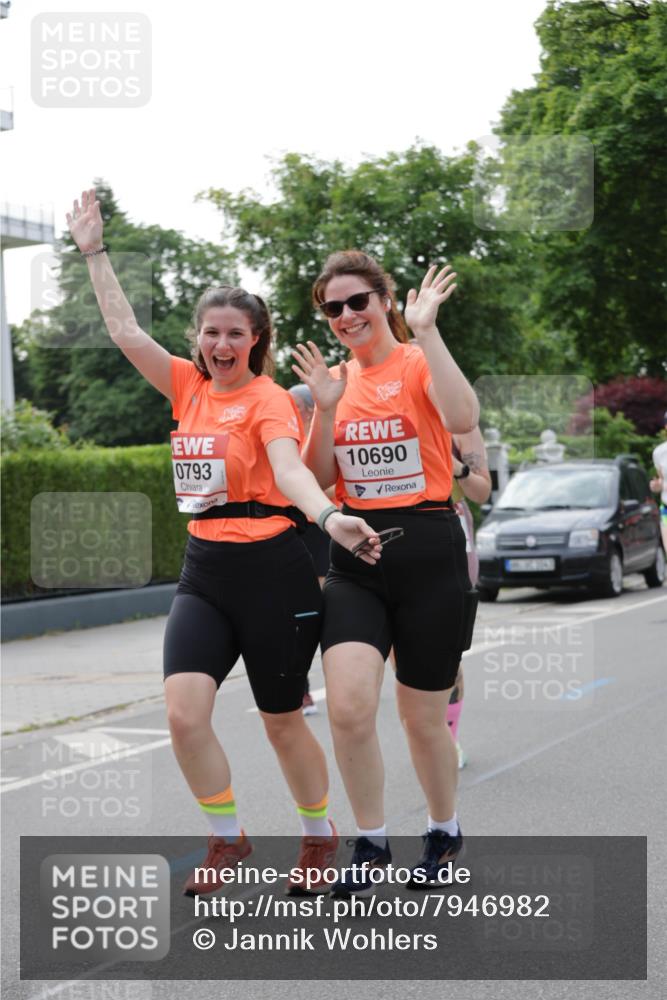 15.06.2025 - REWE Women's Run Jannik Wohlers http://msf.ph/oto/7946982 15.06.2025 08:30:15 Laufen 0793, 10690 meine-sportfotos.de