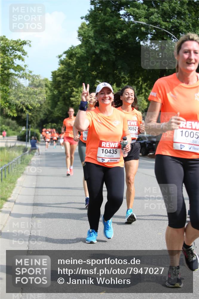 15.06.2025 - REWE Women's Run Jannik Wohlers http://msf.ph/oto/7947027 15.06.2025 09:45:37 Laufen 10, 10435, 0052, 1005 meine-sportfotos.de