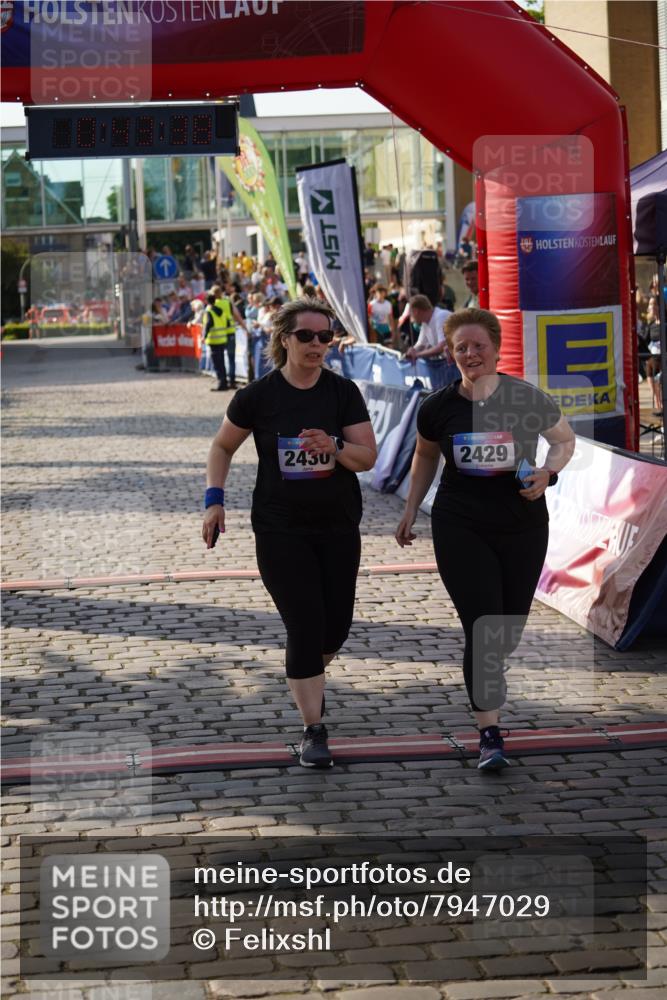 13.06.2025 - Holstenköstenlauf Felixshl http://msf.ph/oto/7947029 13.06.2025 18:13:39 Laufen 2196, 2429, 2430 meine-sportfotos.de