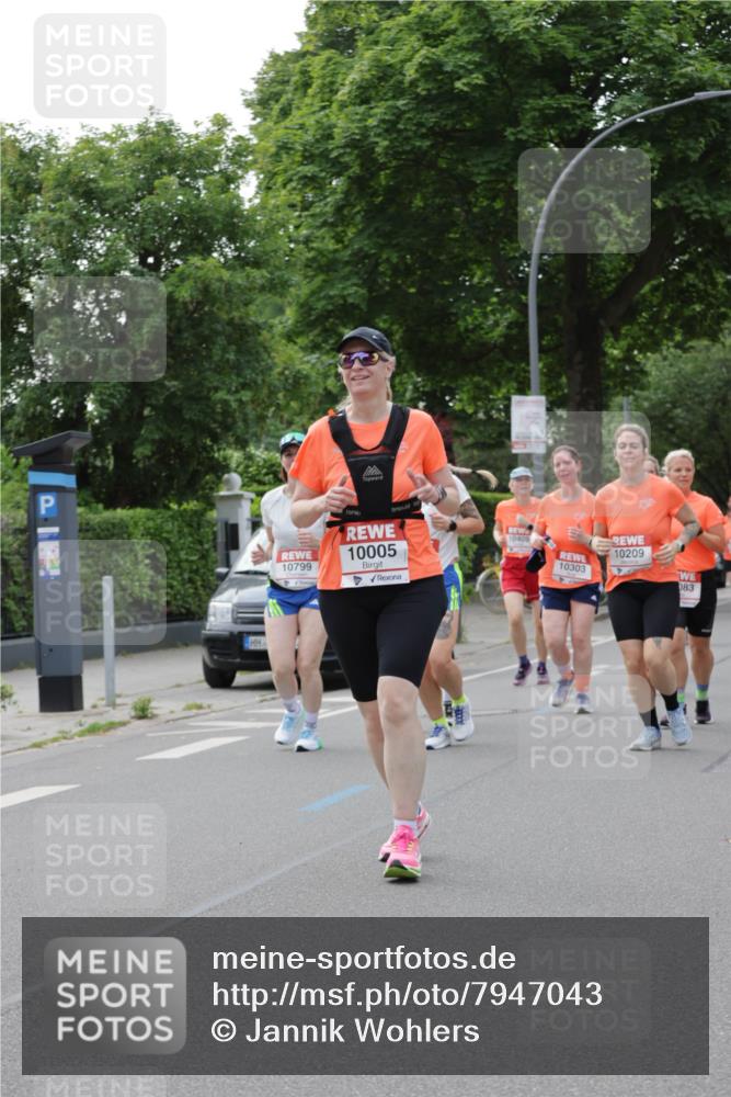 15.06.2025 - REWE Women's Run Jannik Wohlers http://msf.ph/oto/7947043 15.06.2025 08:30:16 Laufen 10799, 10005, 10209, 10303 meine-sportfotos.de