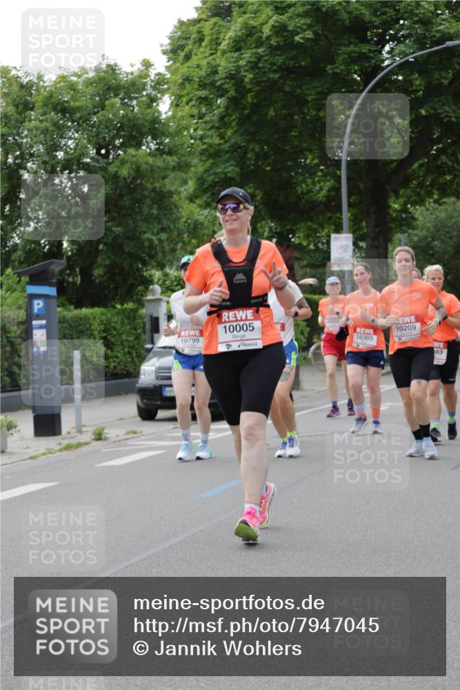 15.06.2025 - REWE Women's Run Jannik Wohlers http://msf.ph/oto/7947045 15.06.2025 08:30:16 Laufen 10799, 10005, 10409, 10209, 10303, 83 meine-sportfotos.de