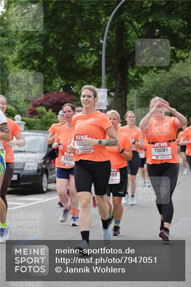15.06.2025 - REWE Women's Run Jannik Wohlers http://msf.ph/oto/7947051 15.06.2025 08:30:18 Laufen 1030, 102, 083, 10081 meine-sportfotos.de