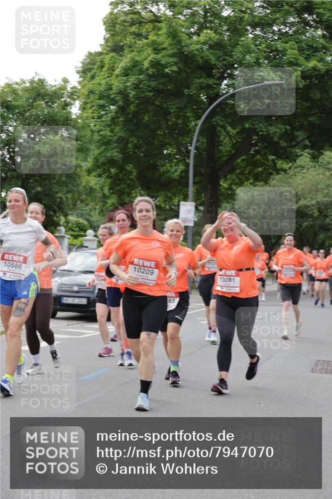 15.06.2025 - REWE Women's Run Jannik Wohlers http://msf.ph/oto/7947070 15.06.2025 08:30:18 Laufen 1029, 10209, 10586, 83, 10081 meine-sportfotos.de