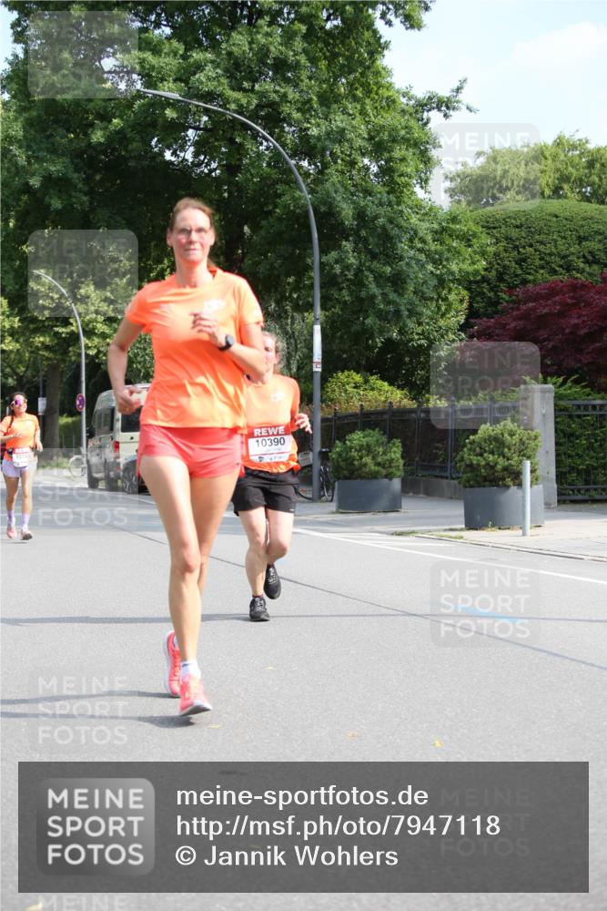 15.06.2025 - REWE Women's Run Jannik Wohlers http://msf.ph/oto/7947118 15.06.2025 09:45:40 Laufen 10390 meine-sportfotos.de