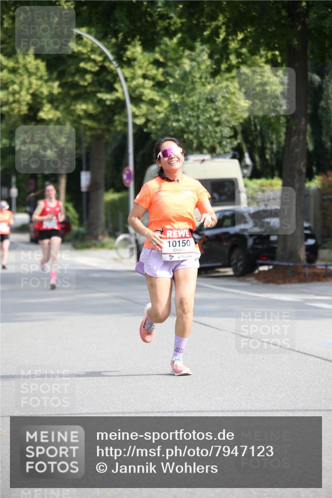15.06.2025 - REWE Women's Run Jannik Wohlers http://msf.ph/oto/7947123 15.06.2025 09:45:43 Laufen 10150 meine-sportfotos.de