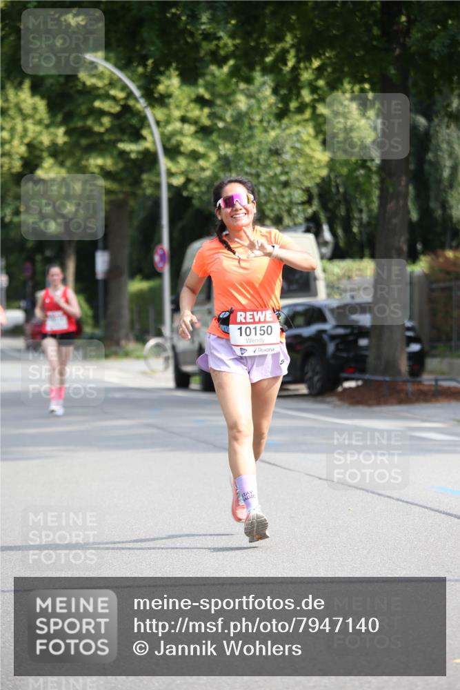 15.06.2025 - REWE Women's Run Jannik Wohlers http://msf.ph/oto/7947140 15.06.2025 09:45:43 Laufen 10150 meine-sportfotos.de