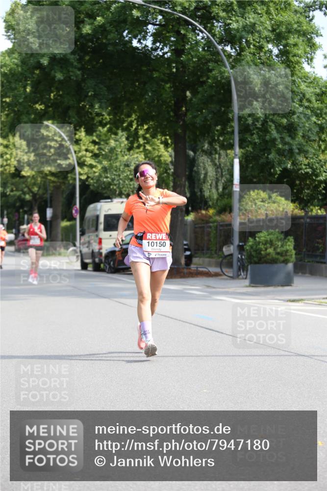 15.06.2025 - REWE Women's Run Jannik Wohlers http://msf.ph/oto/7947180 15.06.2025 09:45:44 Laufen 10150 meine-sportfotos.de