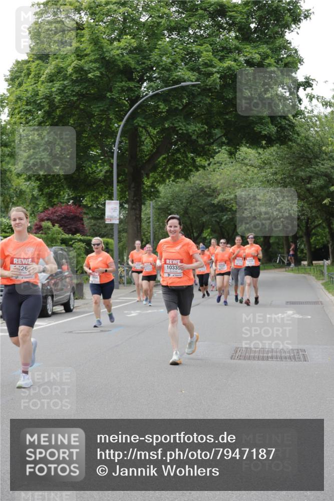 15.06.2025 - REWE Women's Run Jannik Wohlers http://msf.ph/oto/7947187 15.06.2025 08:30:20 Laufen 26, 10604, 10335 meine-sportfotos.de
