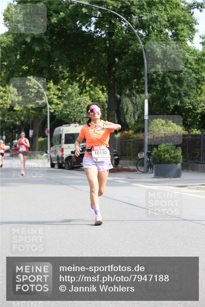 15.06.2025 - REWE Women's Run Jannik Wohlers http://msf.ph/oto/7947188 15.06.2025 09:45:44 Laufen 10150 meine-sportfotos.de