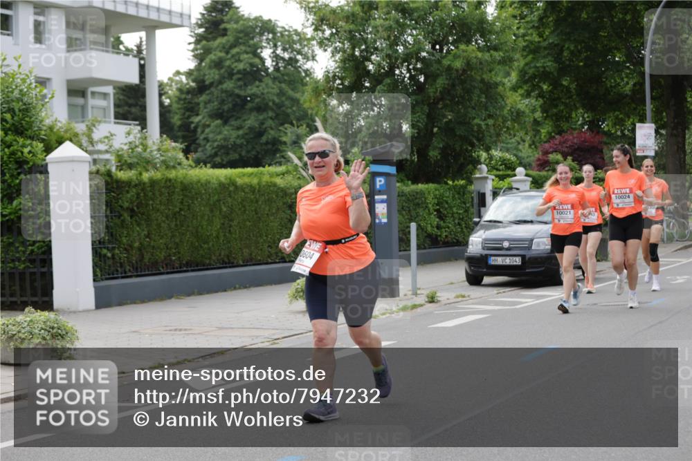 15.06.2025 - REWE Women's Run Jannik Wohlers http://msf.ph/oto/7947232 15.06.2025 08:30:24 Laufen 0604, 1043, 10024, 10021 meine-sportfotos.de