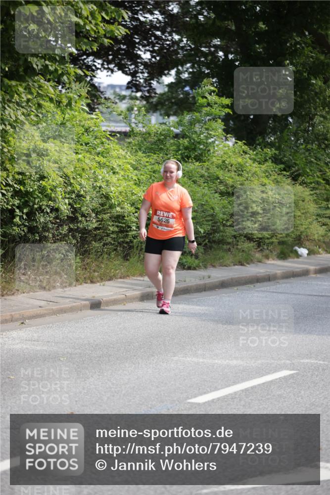 15.06.2025 - REWE Women's Run Jannik Wohlers http://msf.ph/oto/7947239 15.06.2025 10:22:19 Laufen 5626 meine-sportfotos.de