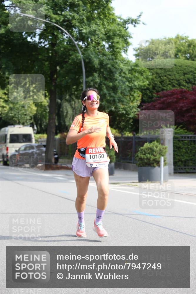 15.06.2025 - REWE Women's Run Jannik Wohlers http://msf.ph/oto/7947249 15.06.2025 09:45:45 Laufen 10150 meine-sportfotos.de