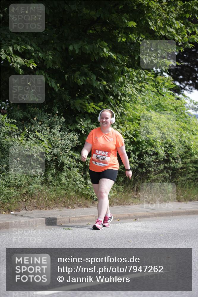 15.06.2025 - REWE Women's Run Jannik Wohlers http://msf.ph/oto/7947262 15.06.2025 10:22:22 Laufen 5626 meine-sportfotos.de