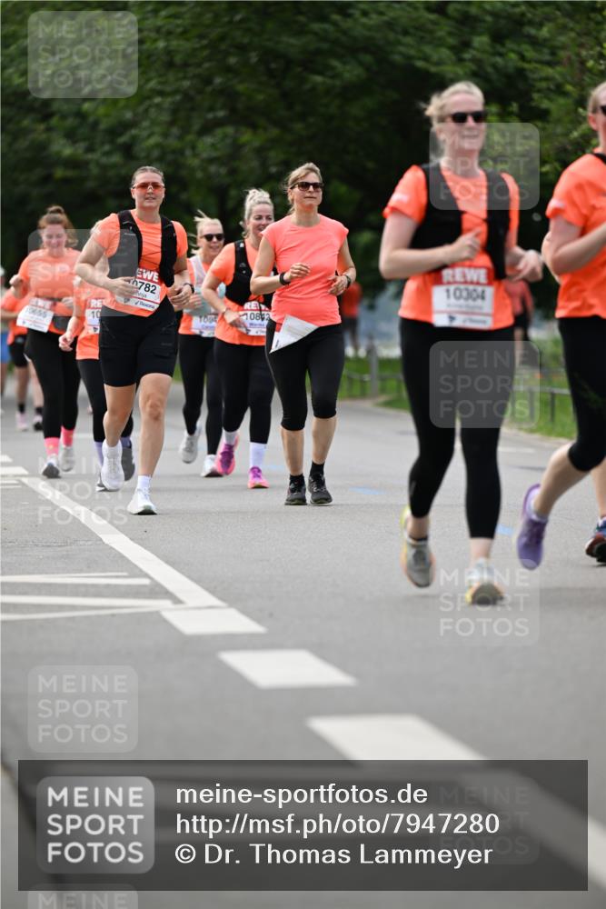 15.06.2025 - REWE Women's Run Dr. Thomas Lammeyer http://msf.ph/oto/7947280 15.06.2025 09:24:02 Laufen 782, 10304 meine-sportfotos.de
