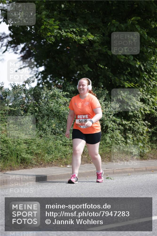 15.06.2025 - REWE Women's Run Jannik Wohlers http://msf.ph/oto/7947283 15.06.2025 10:22:24 Laufen 5626 meine-sportfotos.de