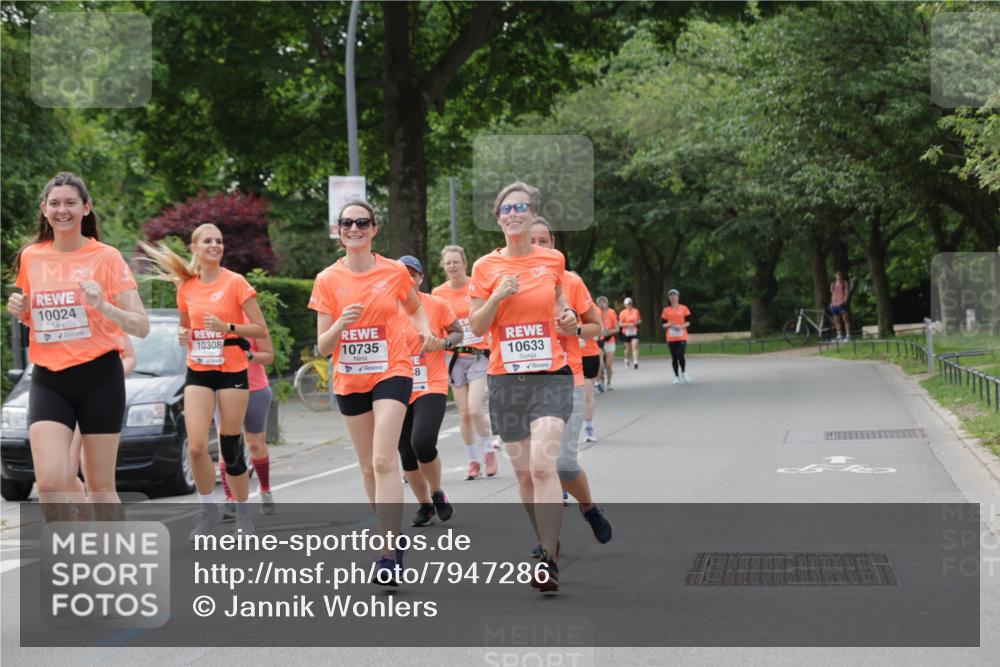 15.06.2025 - REWE Women's Run Jannik Wohlers http://msf.ph/oto/7947286 15.06.2025 08:30:26 Laufen 10024, 10308, 10735, 8, 10633 meine-sportfotos.de